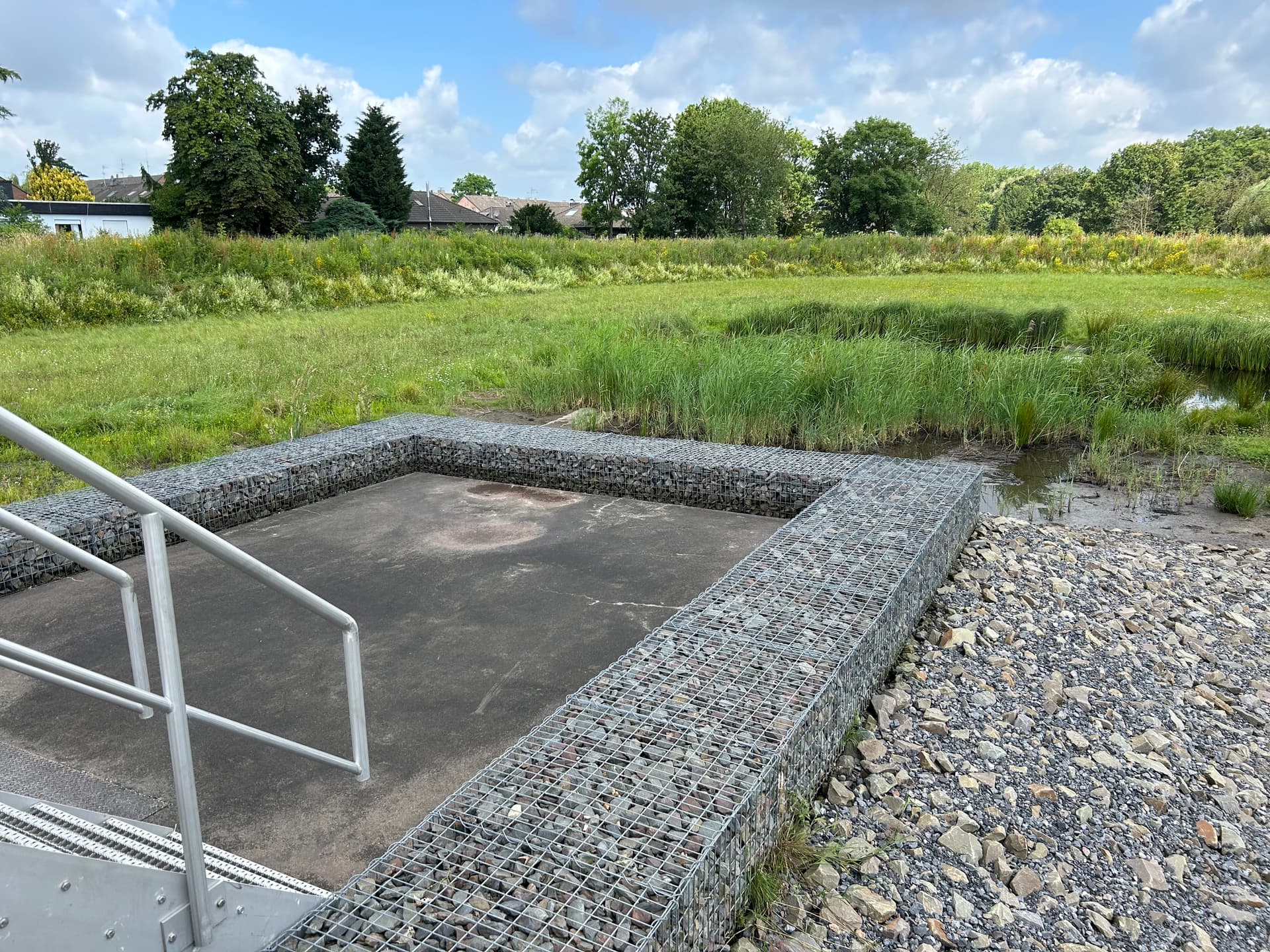 Regenrückhaltebecken