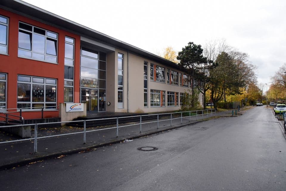 Eingang Salzmannschule