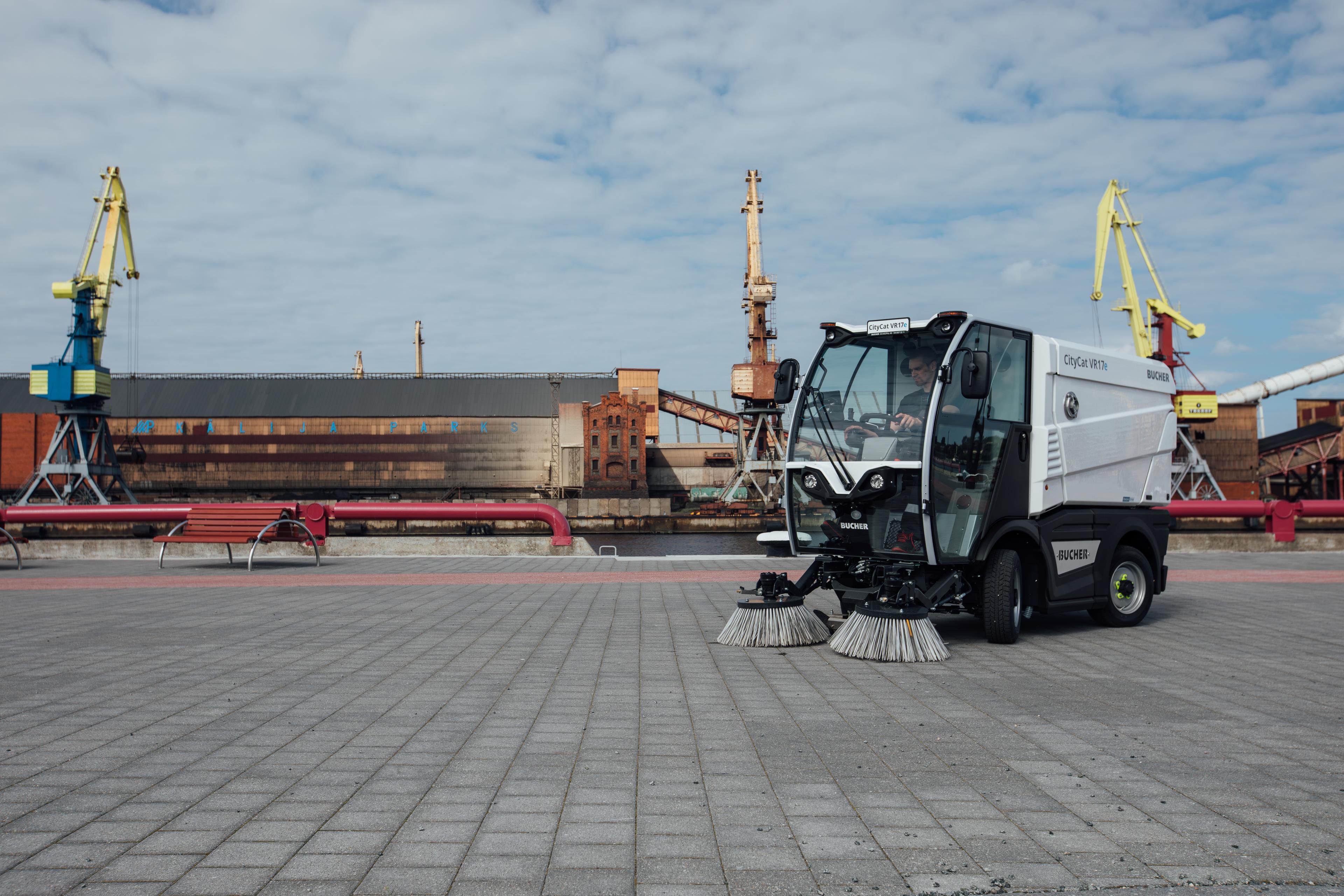 Kleinkehrmaschine im Hafengebiet